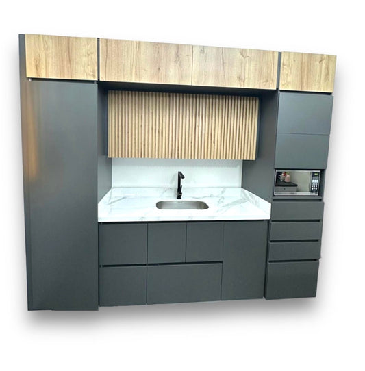 Cocina en madera ecológica color duna y plomo