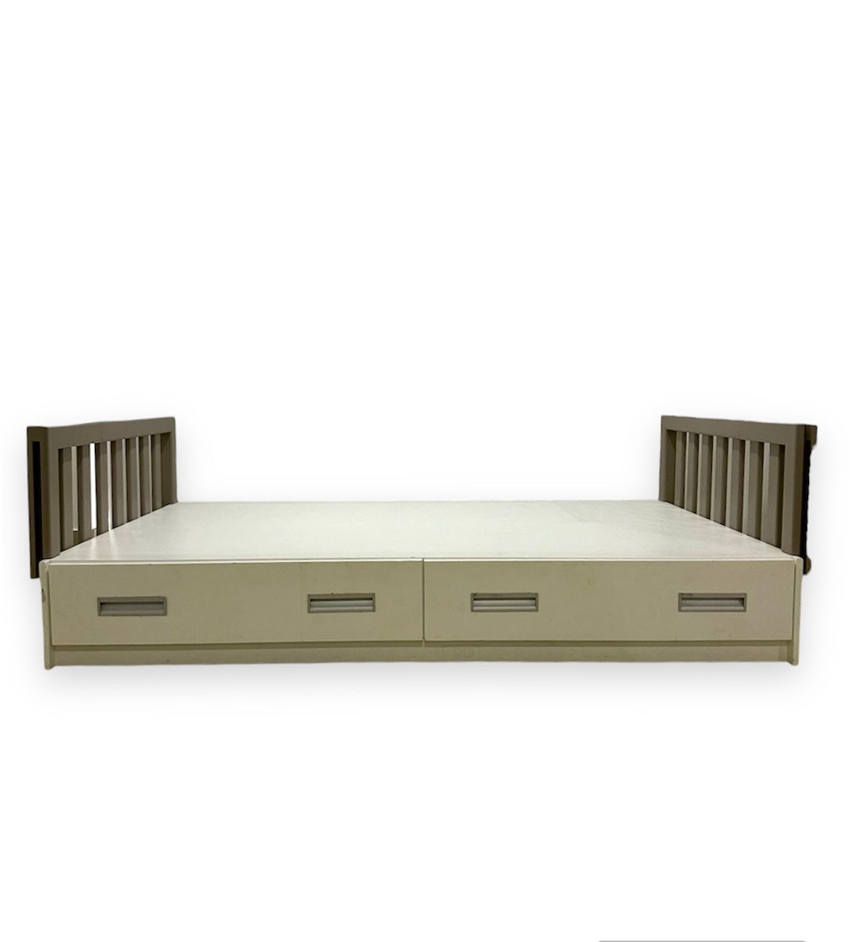 Cama tarima con cajoneras